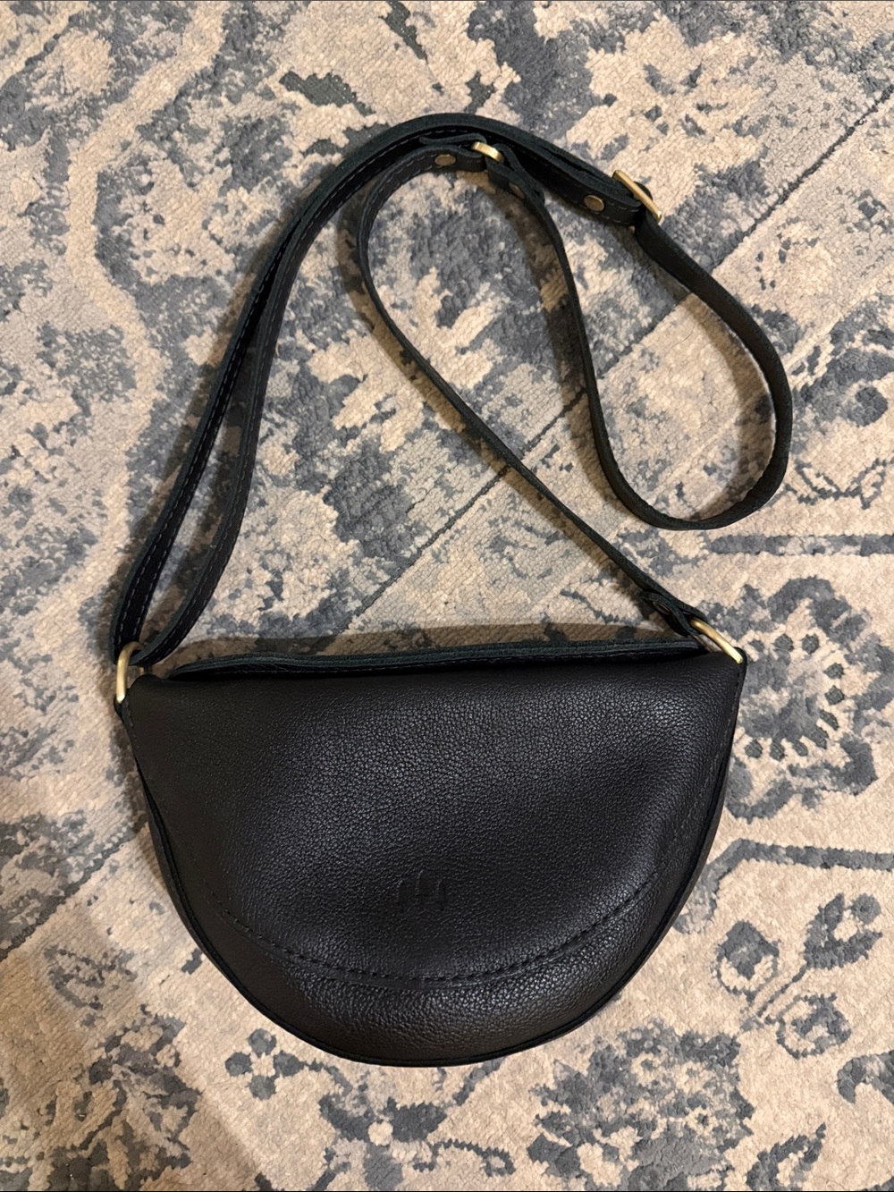 Portland Leather Koala Sling Bag in Black with Gold Hardware - small - Picture 6 of 8